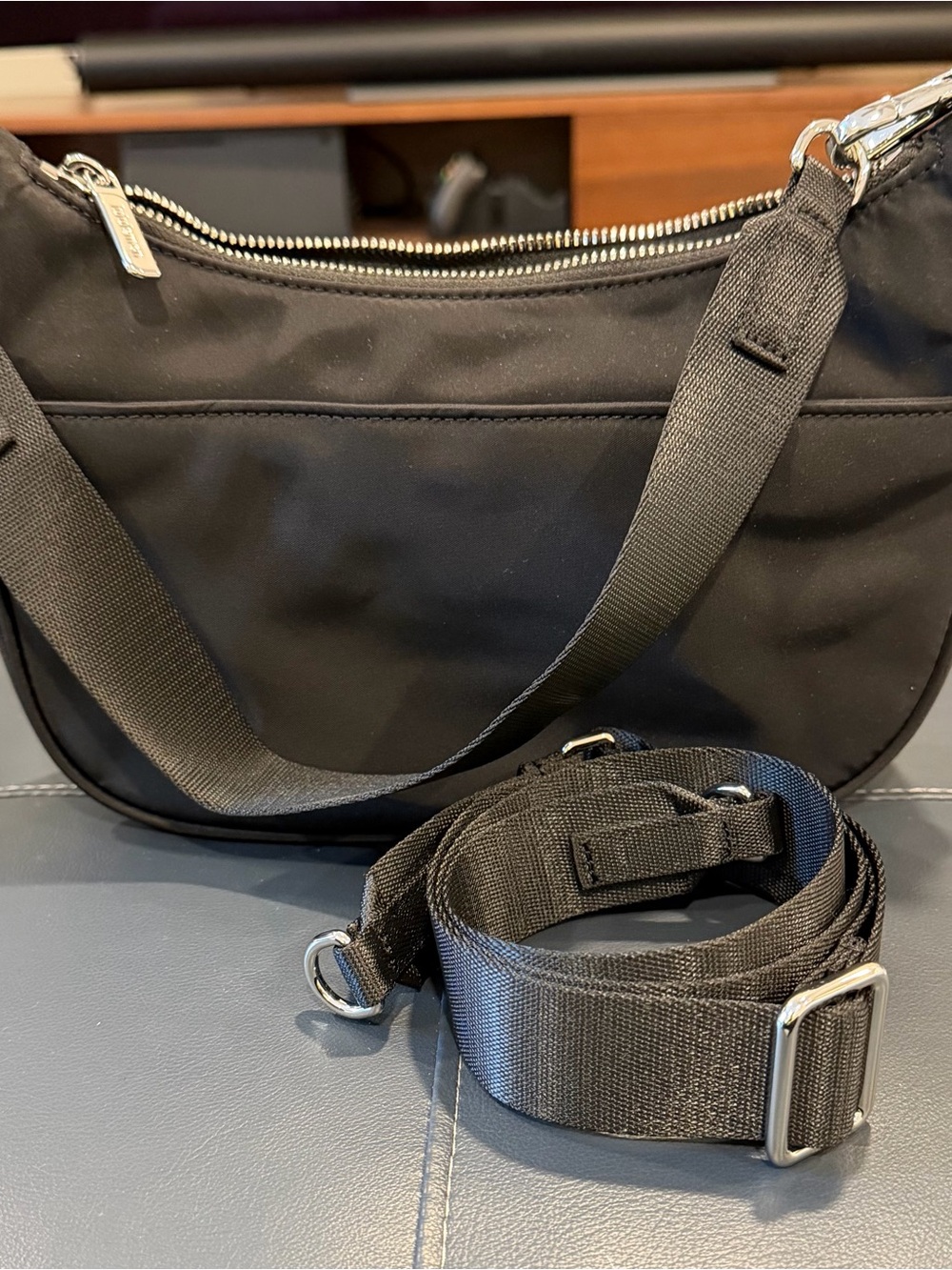 lululemon City Essentials Shoulder OR Crossbody Bag 3L and Clippable Card Pouch - Picture 7 of 8